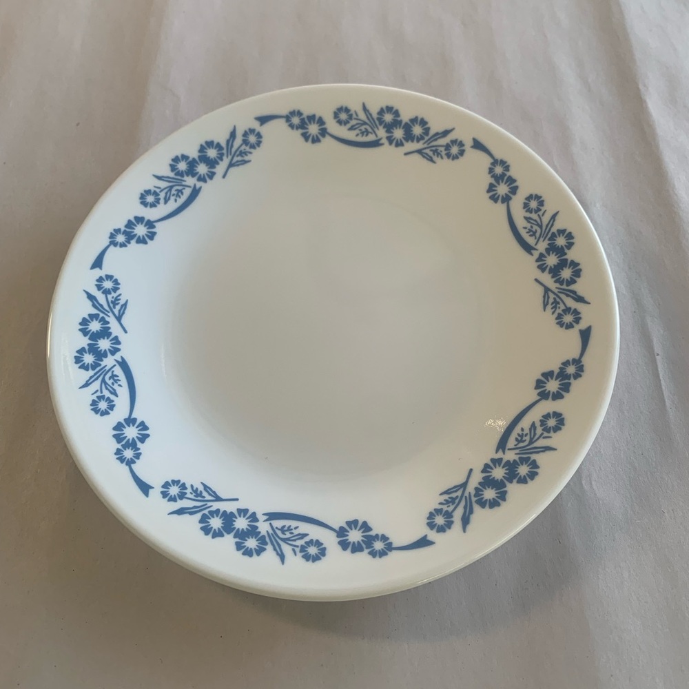 Corning Corelle CORNFLOWER  Plates. Size 6 3/4” Bread Butter Plates. Set of 4.